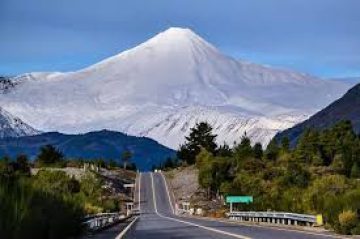 Este festival te da herramientas de Bienestar y Deporte. Aprende en las charlas: "Cómo Iniciar sin Rendirse" y la "Experiencia en Trail Running". Recibe formación sobre Alimentación Consciente para la vida diaria. ¡Finaliza con Comida, concursos y sorteos!